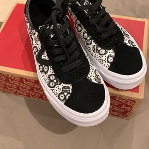 Vans Candy Skull sport sneakers in black